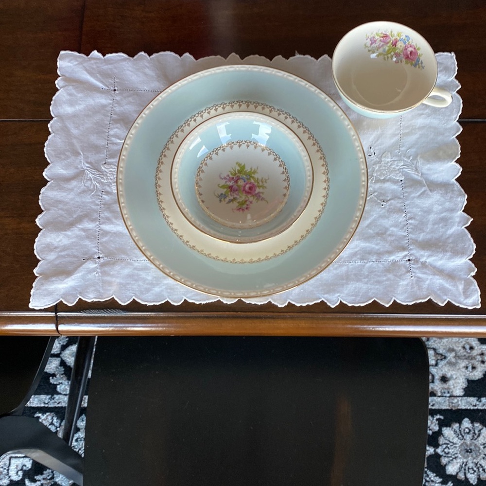 Set Of 7 Vintage White Placemats!